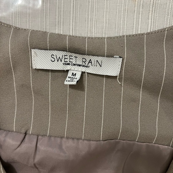 Grey and white striped vest top. Very nice size M - Picture 2 of 6